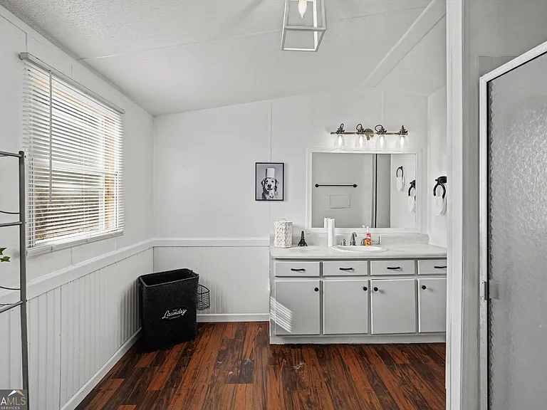 73 Lillian Cir — Photo 10