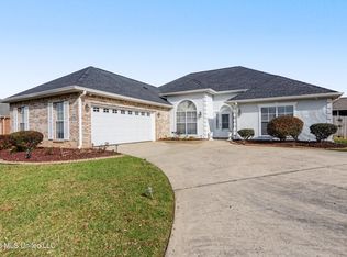 15345 Overlook Dr, Gulfport, MS 39503