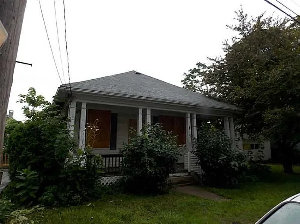 63 Sunbury St, Providence, RI 02908