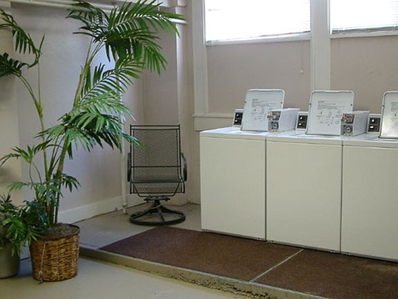 5th image of 1709 SW Morrison St APT 314