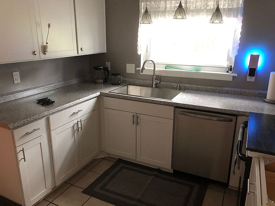 2nd image of 585 Huckleberry Ln