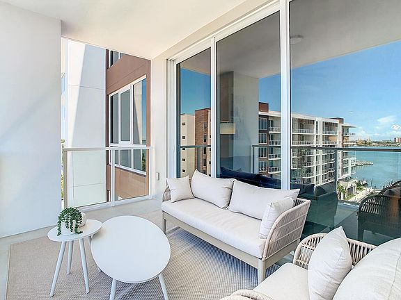 5th image of 900 N Osceola Ave #703