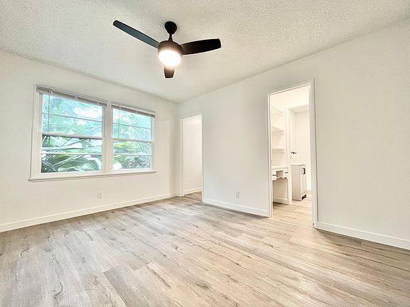 5th image of 11942 Goshen Ave #A