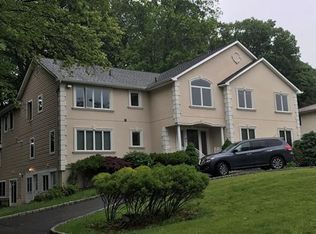 8 Orchard Hill Dr, Monsey, NY 10952