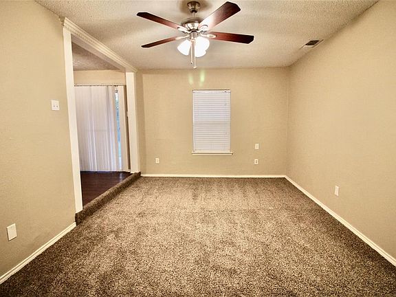 4th image of 590 Ferguson Dr