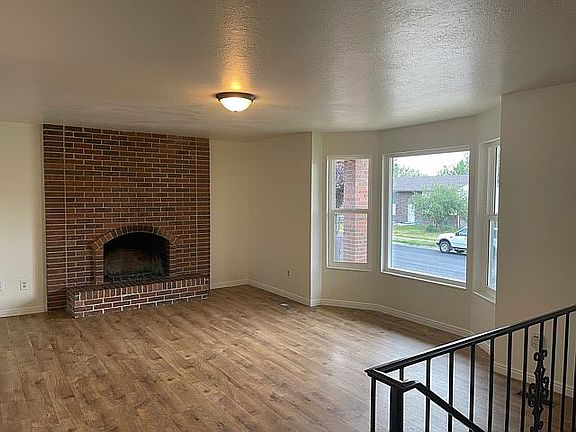 Upstairs living room 