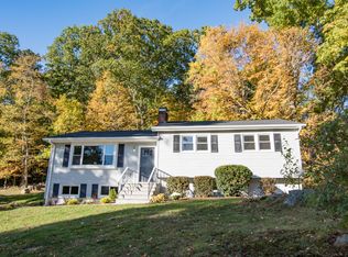10 Deepwood Dr, Danbury, CT 06810