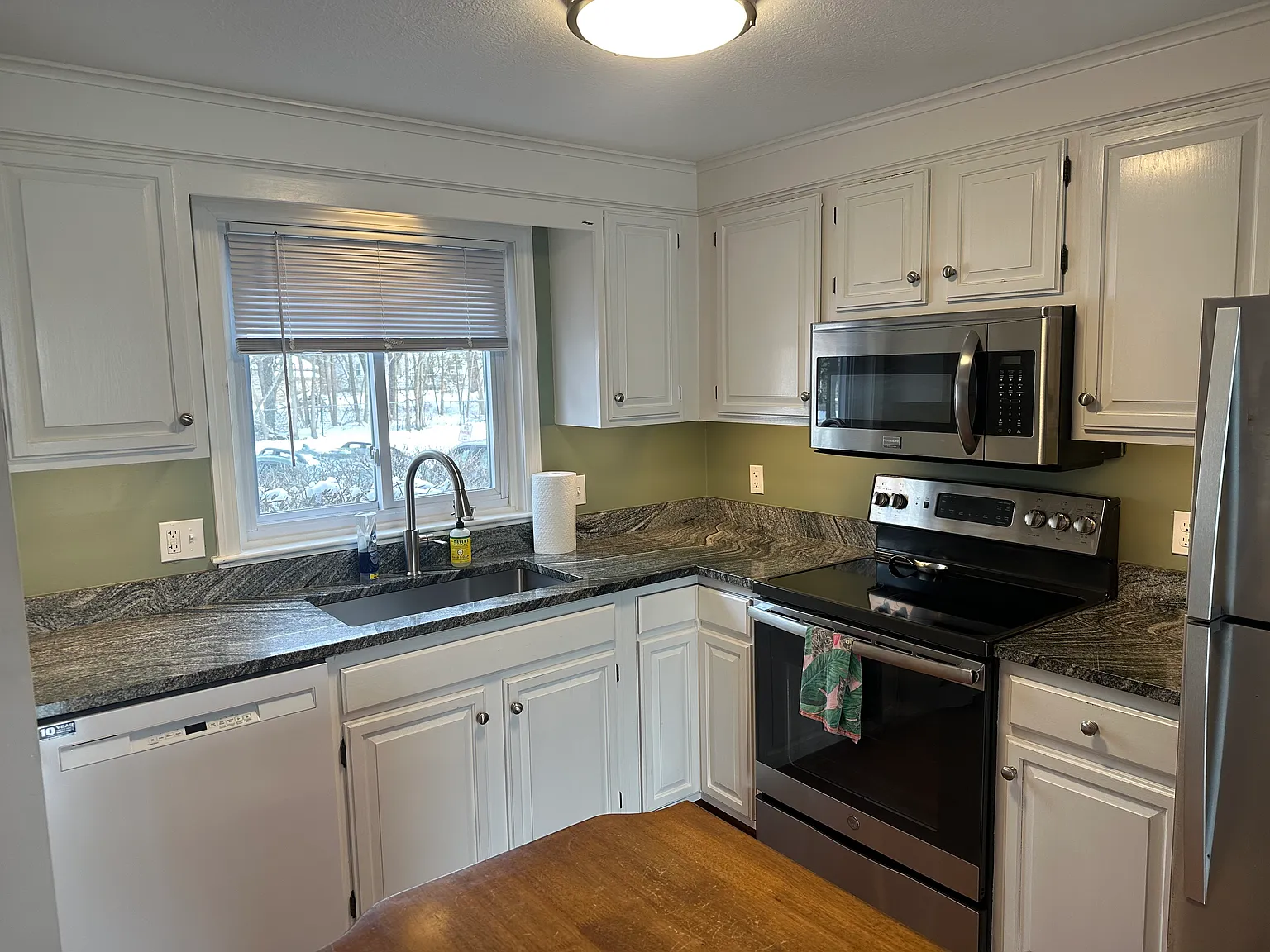21 Valley St — Photo 3