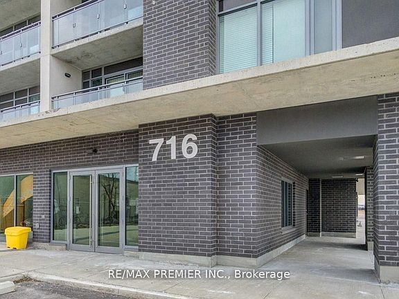 3rd image of 716 Main St E #905