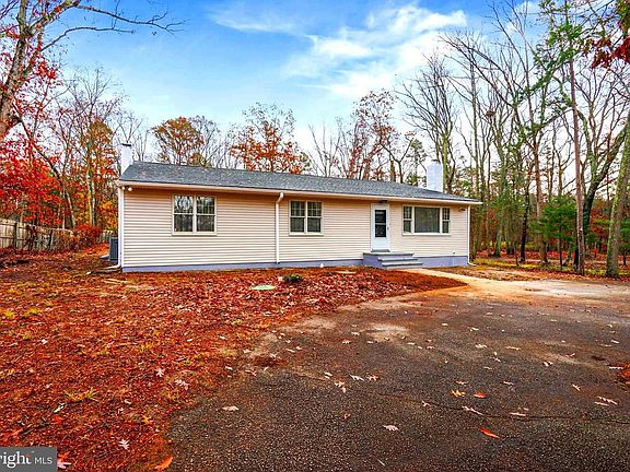 2nd image of 52 Summit Dr