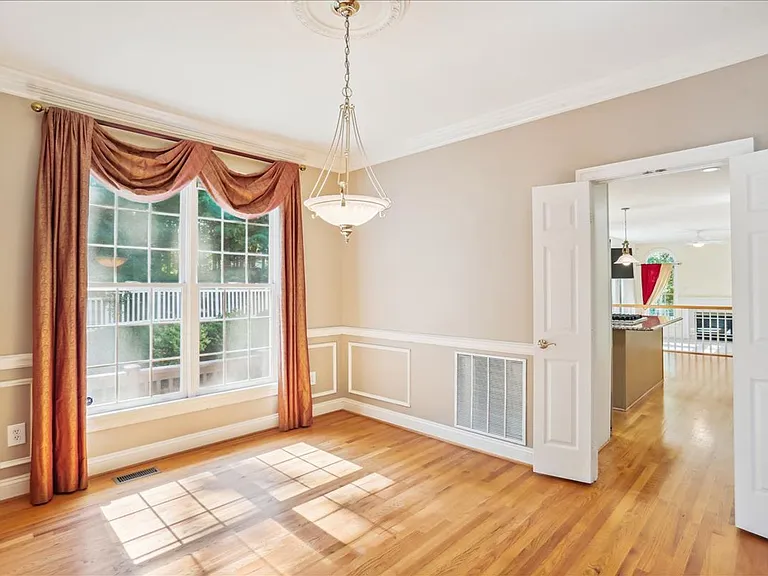 8931 Falls Farm Dr — Photo 30