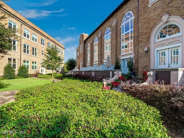 2525 College St #2102-B, Jacksonville, FL 32204