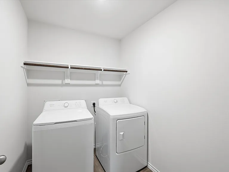 722 Orchid Way — Photo 3