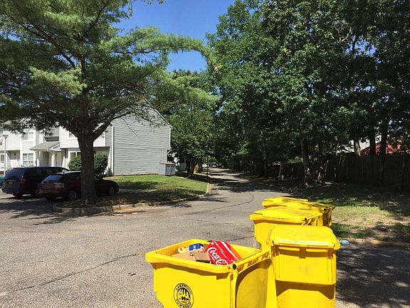 5th image of 137 Woodlake Manor Dr