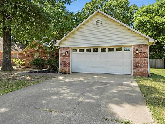 3rd image of 431 Bernard Dr
