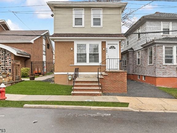 2nd image of 289 Hilton Ave