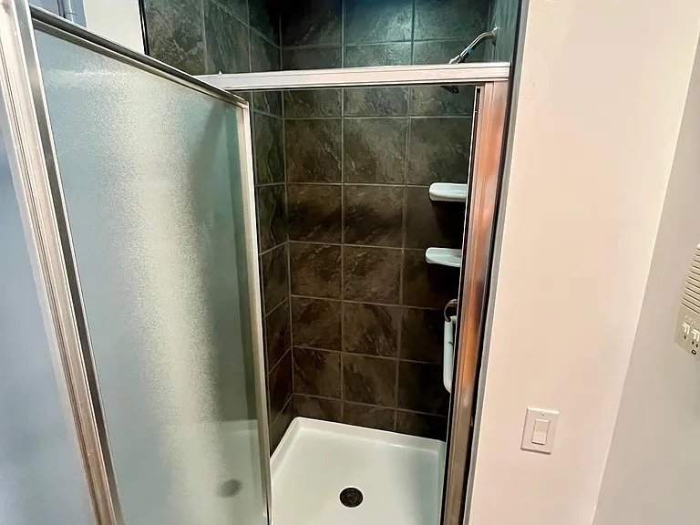 140 E 31st St #12 — Photo 7