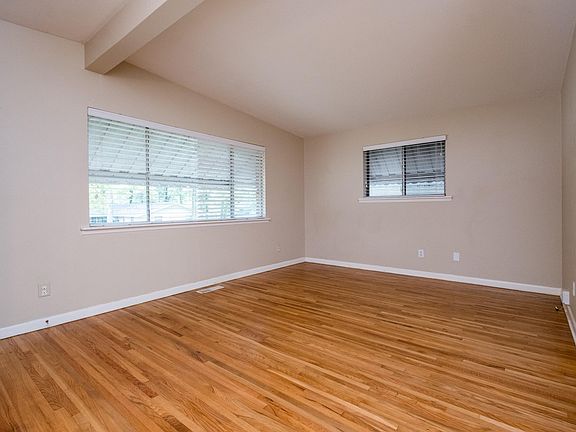 5th image of 9604 Temple Dr