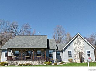 5060 Howe Rd, Grand Blanc, MI 48439