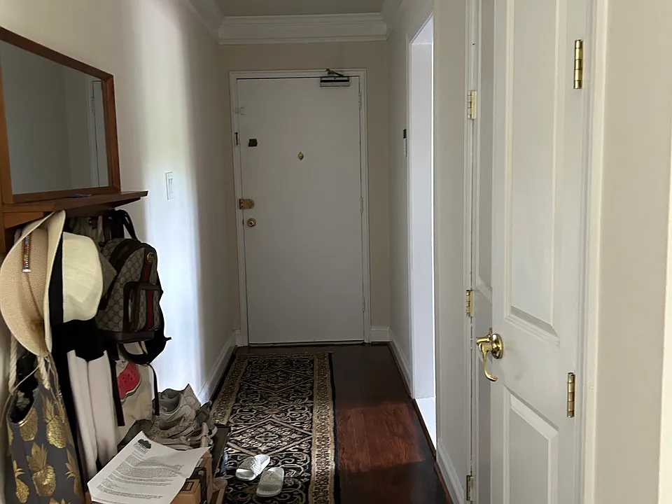 10505 Montrose Ave #203