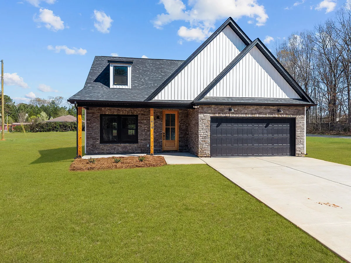 Building Photo - 1010 Gibson Rd #1