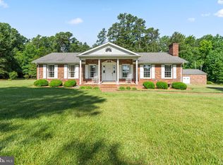 1087 The Hook Rd, Warsaw, VA 22572