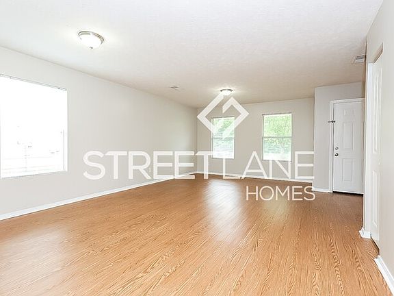 2nd image of 2778 Sutherland Dr