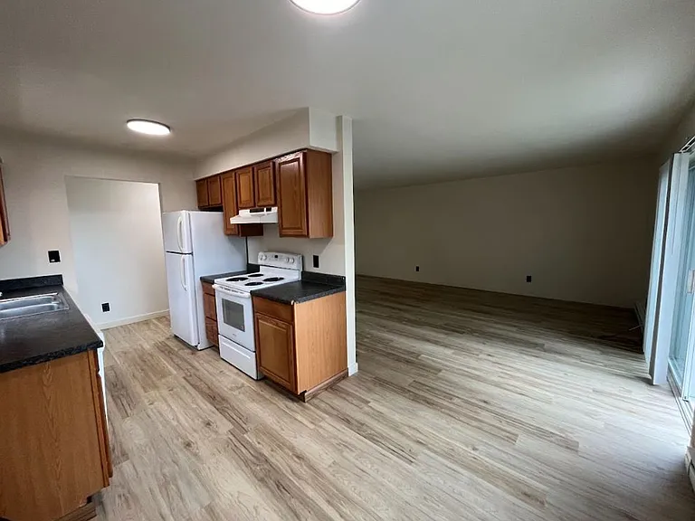 900 Liberty St #2 — Photo 8