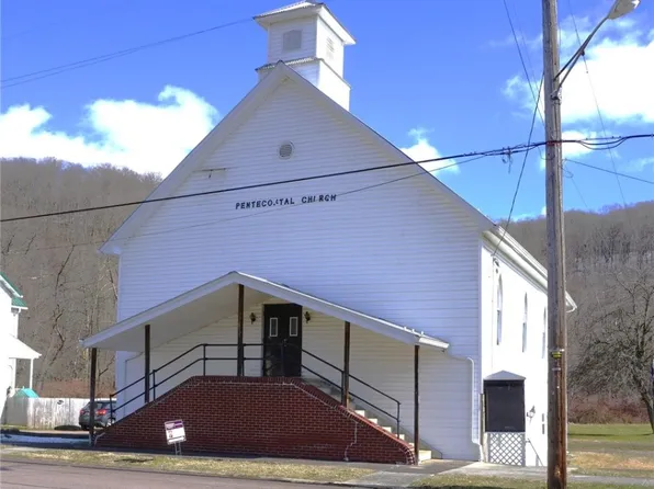 803 Walker St, Garrett, PA 15542