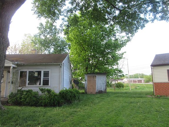 4th image of 745 Cherokee Dr