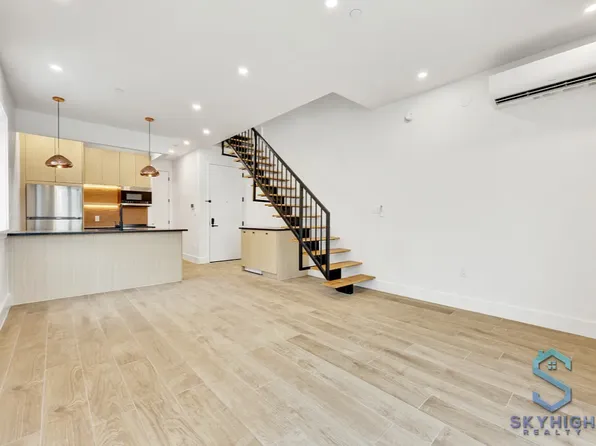 1698 Pacific Street image 1 of 17