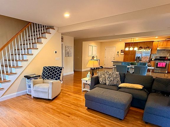 4th image of 55 Monument St #2