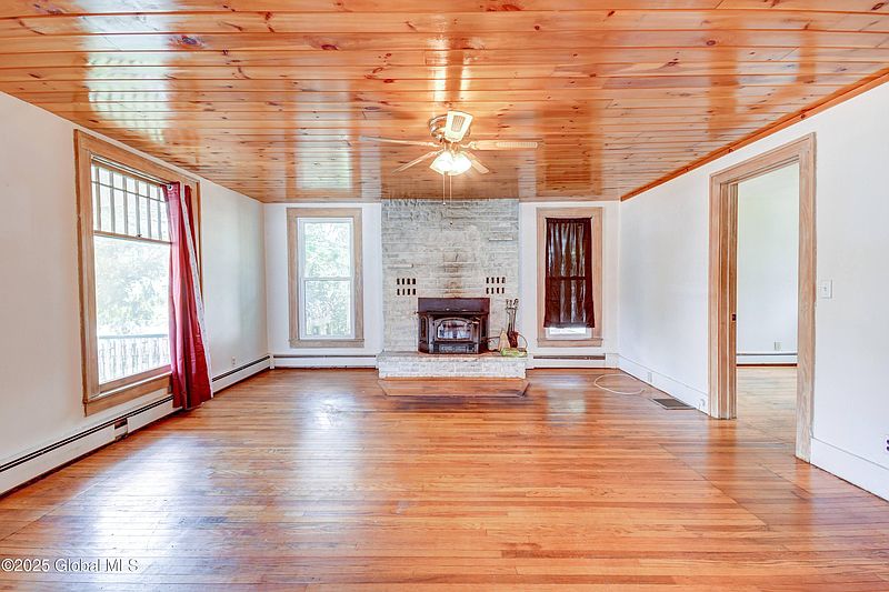5th image of 244 Kingsboro Avenue