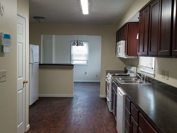 3rd image of 4158 Parkwood Ave