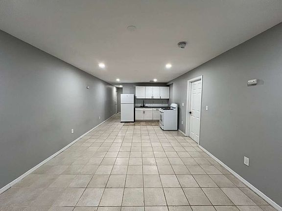 2nd image of 207 Union St APT 3
