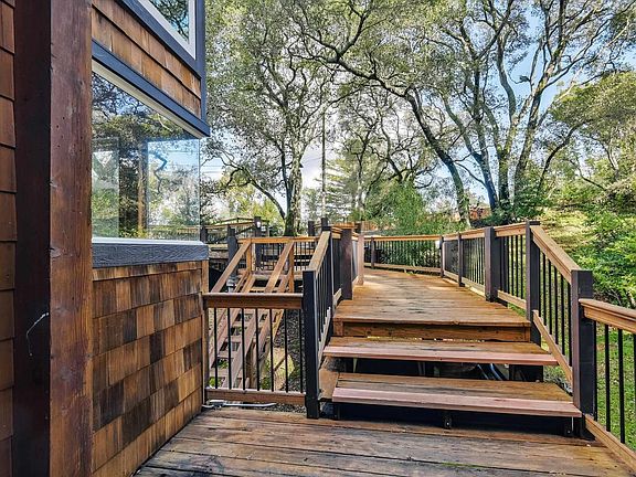 3rd image of 9 Wildwood Rd