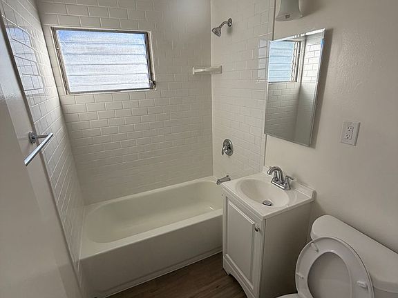 5th image of 14017-14037 Woodruff Ave #14031D
