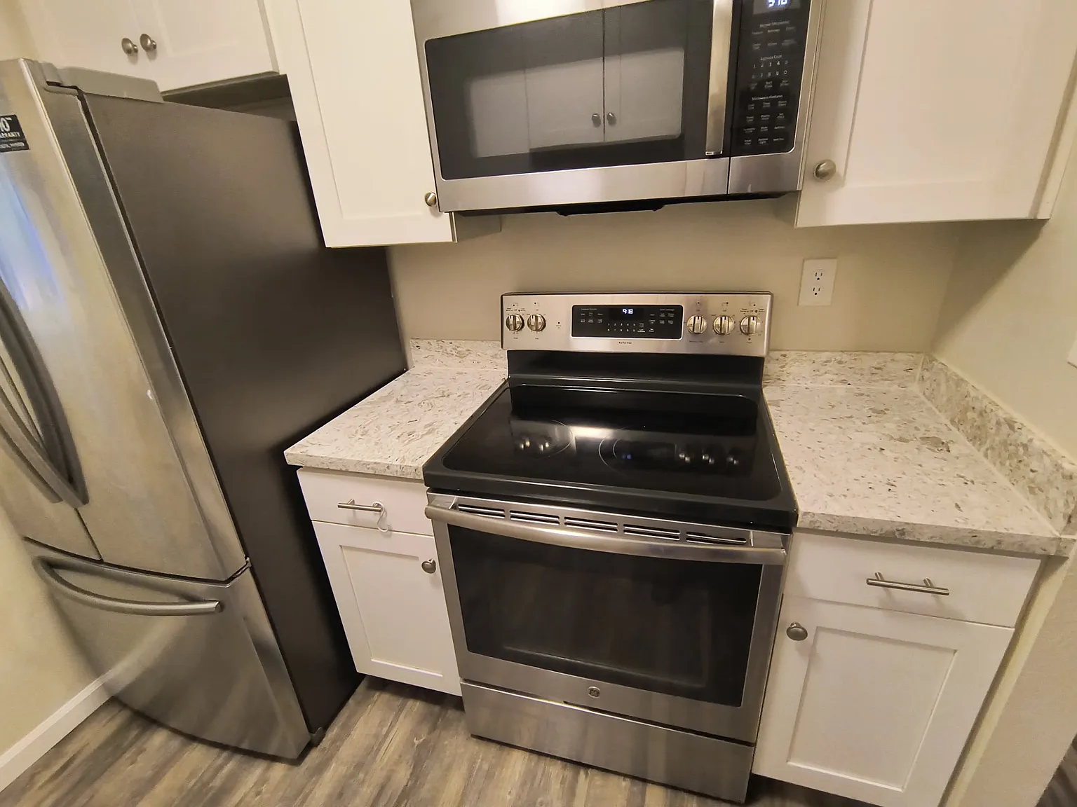 2 bed, 924 sqft, $2,150 — Photo 2