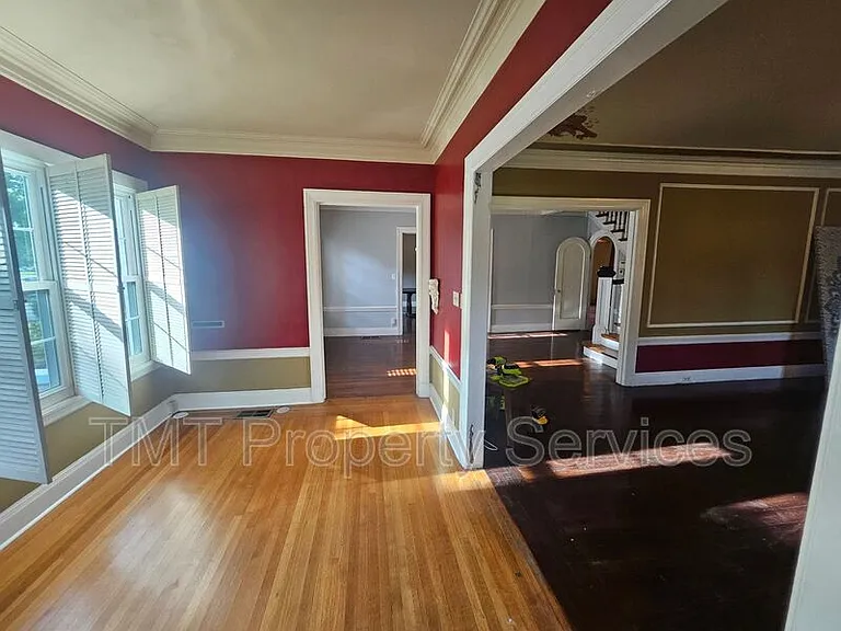 1214 N Pershing Ave — Photo 69