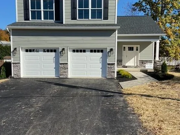 78 Park St, Dallas, PA 18612