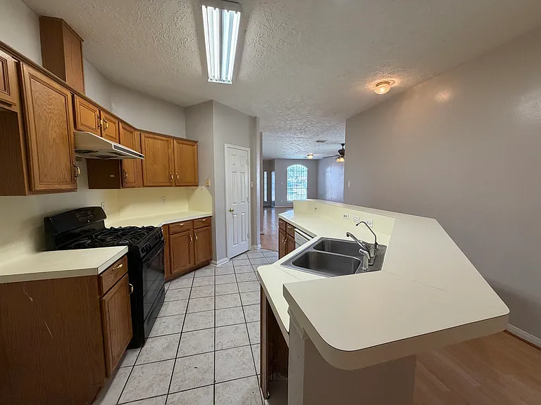 13403 Agarita Ln — Photo 5