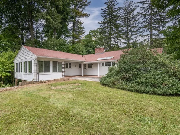 136 Lincoln Ave, Amherst, MA 01002
