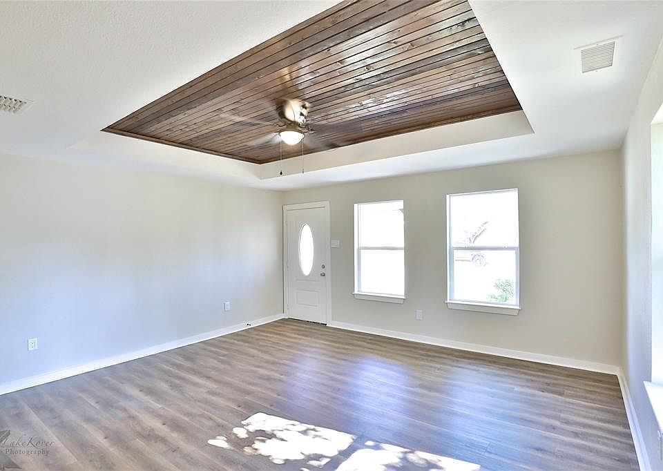 1st image of 3326 Russell Ave