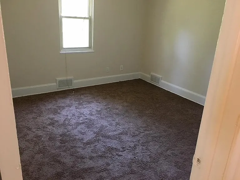 218 Granby Park #B — Photo 9