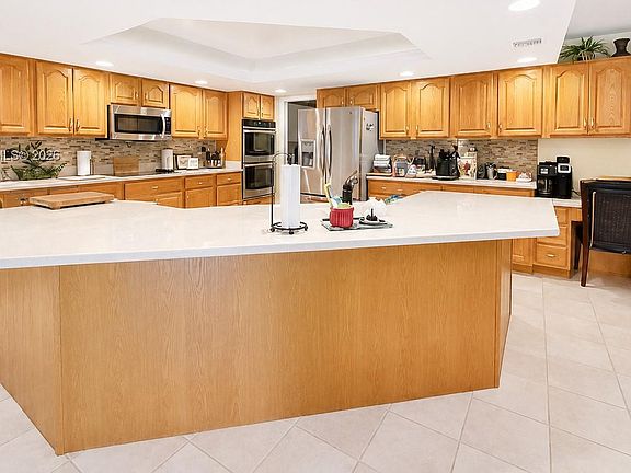 4th image of 1401 W 56th Sq