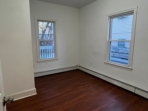 2nd image of 109 Park Ter #1