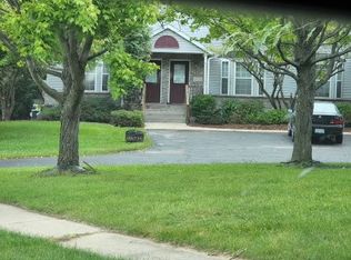 805 Cheshire Ct, Freeport, IL 61032