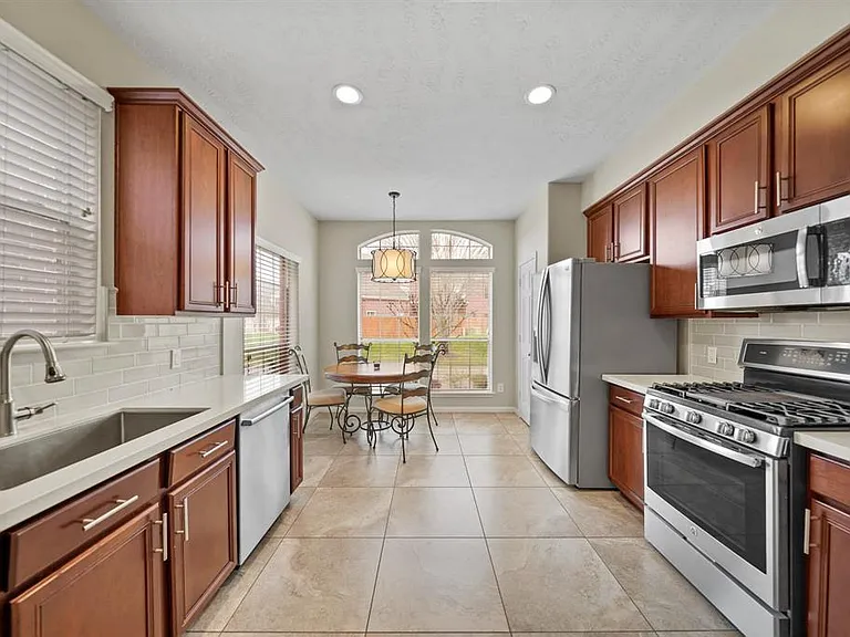 1408 S Friendswood Dr #1102 — Photo 2