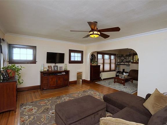 4th image of 326 Parkwood Ave