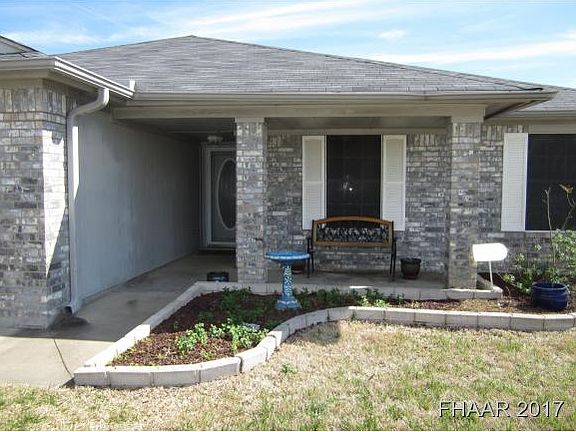 2nd image of 4510 Twin Oaks Cir